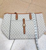 MK SIGNATURE TOTE BAG - Image 3