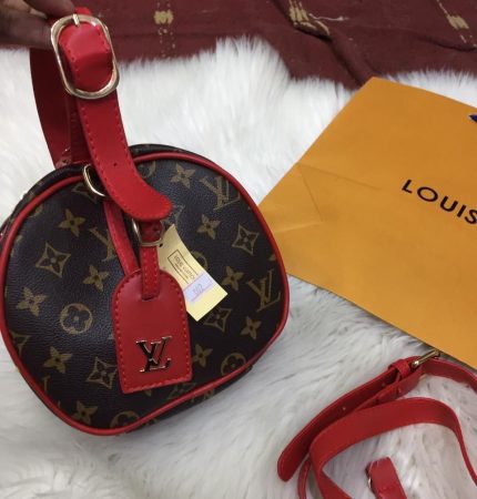 OFFICIAL MODEL CROSSBODY BAG