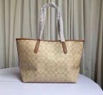 COACH CITY SIGNATURE