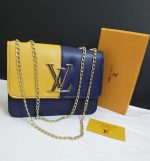 Cross Body Bag With Full Chain - Image 7
