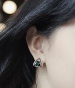 Curved-v stud Tops pair