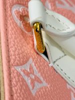 Louis Vuitton on the go - Image 12