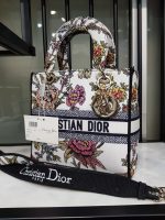 DIOR Medium Lady D-Lite Bag - Image 2
