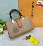 LOUIS VUITTON Hand Bag - Image 3