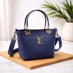 Louis Vuitton Handbags & crossbody bag - Image 4